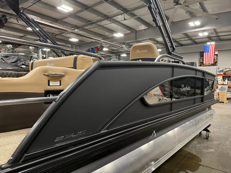 Slide: The Image of Barletta Lusso 23UC 2025 - 8