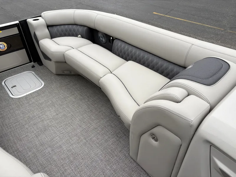 Slide: The Image of Barletta Lusso 25UA 2025 - 13