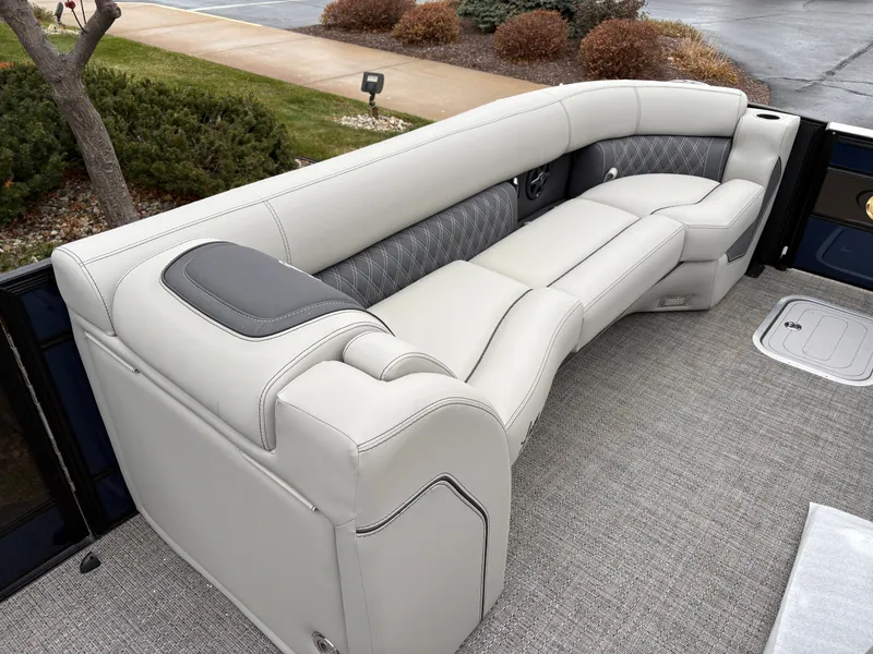 Slide: The Image of Barletta Lusso 25UC 2025 - 14