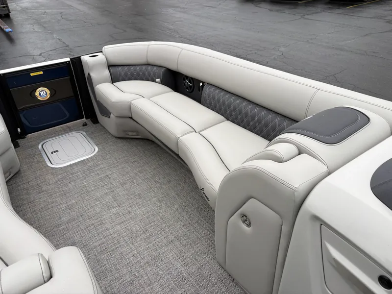 Slide: The Image of Barletta Lusso 25UC 2025 - 15