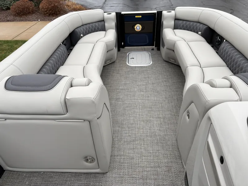 Slide: The Image of Barletta Lusso 25UC 2025 - 16