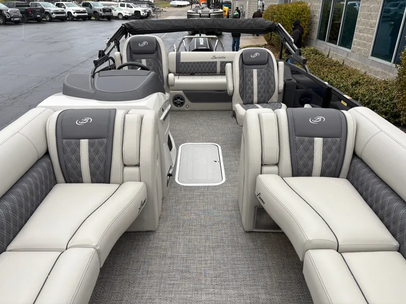 Slide: The Image of Barletta Lusso 25UC 2025 - 17