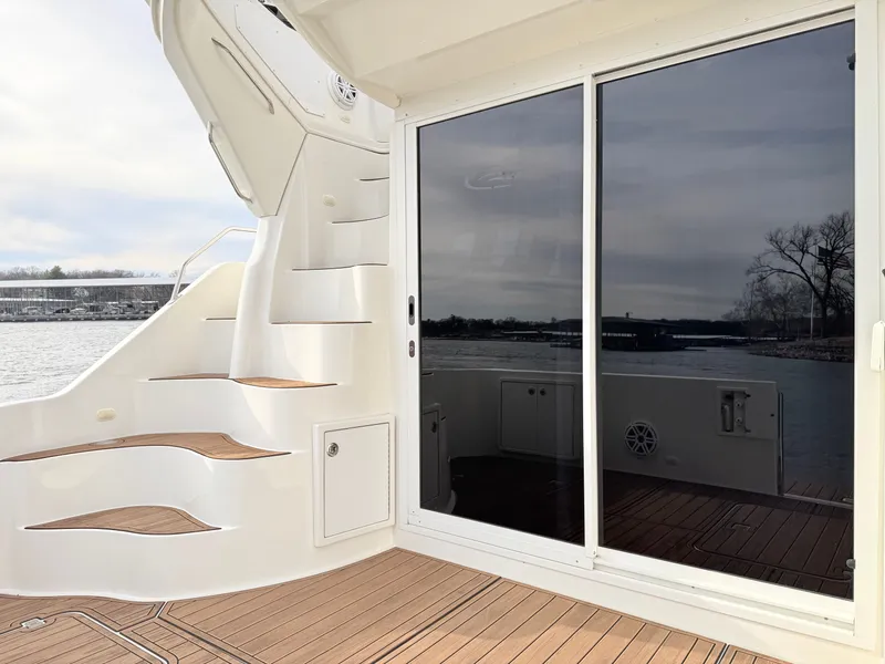 Slide: The Image of Carver Yachts 33SS 2006 - 10
