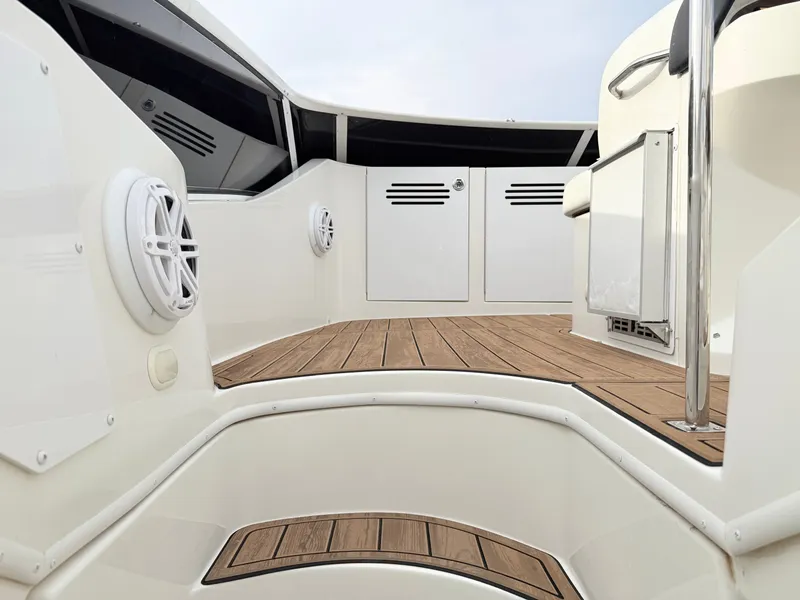 Slide: The Image of Carver Yachts 33SS 2006 - 13