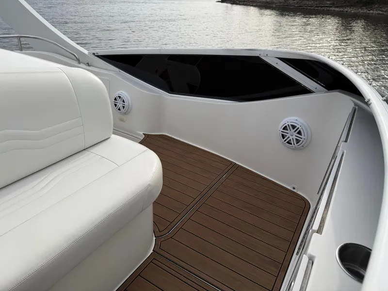 Slide: The Image of Carver Yachts 33SS 2006 - 26