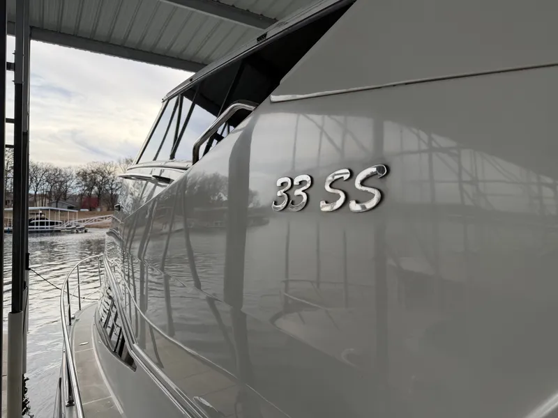 Slide: The Image of Carver Yachts 33SS 2006 - 32