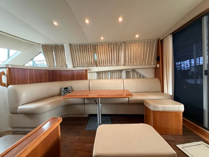 Slide: The Image of Carver Yachts 33SS 2006 - 34