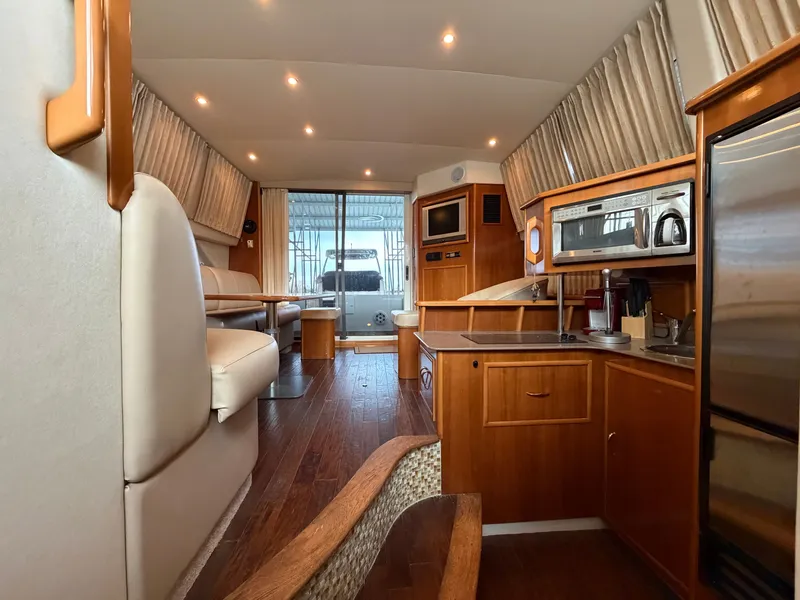 Slide: The Image of Carver Yachts 33SS 2006 - 36