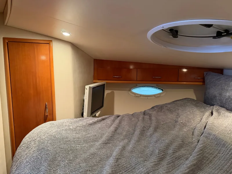 Slide: The Image of Carver Yachts 33SS 2006 - 39