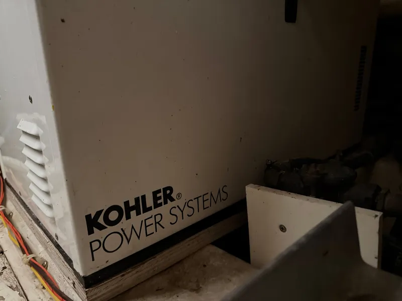 Slide: The Image of Carver Yachts 33SS 2006 - 46