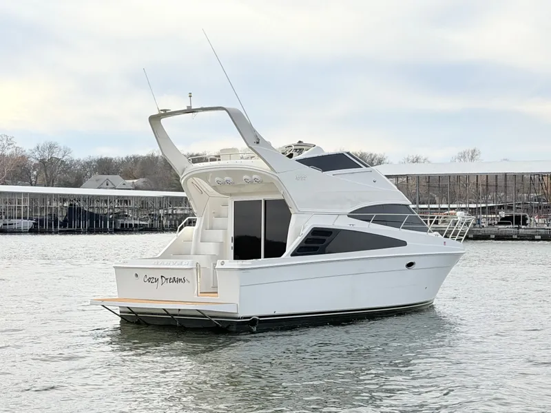 Slide: The Image of Carver Yachts 33SS 2006 - 5