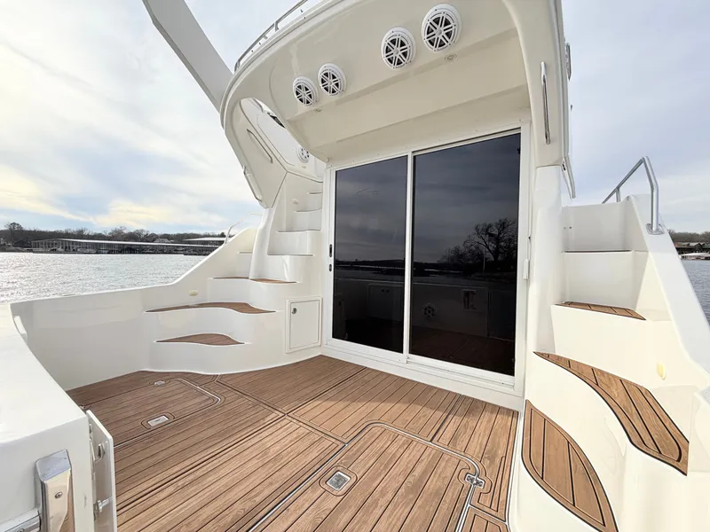 Slide: The Image of Carver Yachts 33SS 2006 - 8