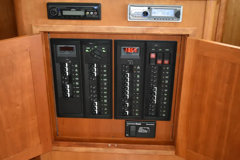 Slide: The Image of RayMarine Axiom MFD navigation display. - 40