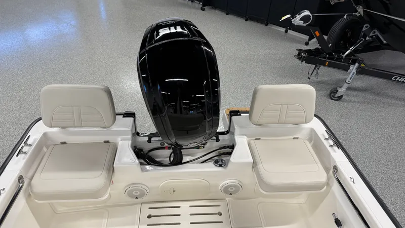 Slide: The Image of Boston Whaler 170 Montauk 2026 - 6