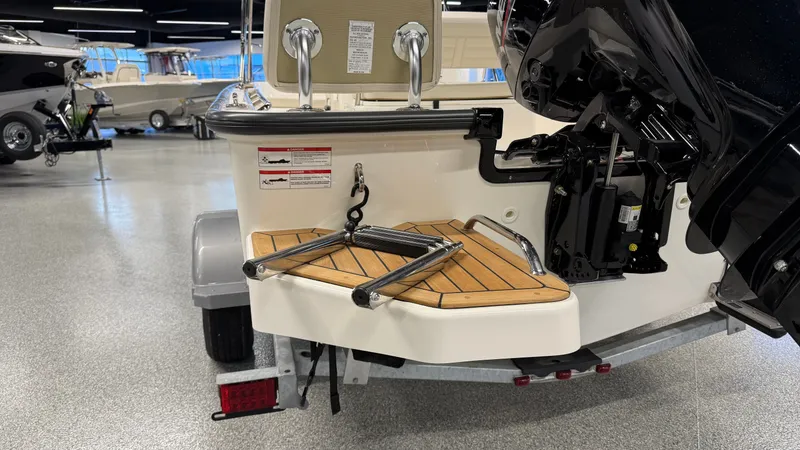 Slide: The Image of Boston Whaler 170 Montauk 2026 - 7