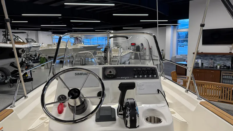Slide: The Image of Boston Whaler 170 Montauk 2026 - 8