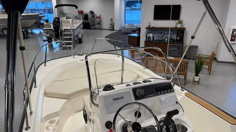 Slide: The Image of Boston Whaler 170 Montauk 2026 - 9