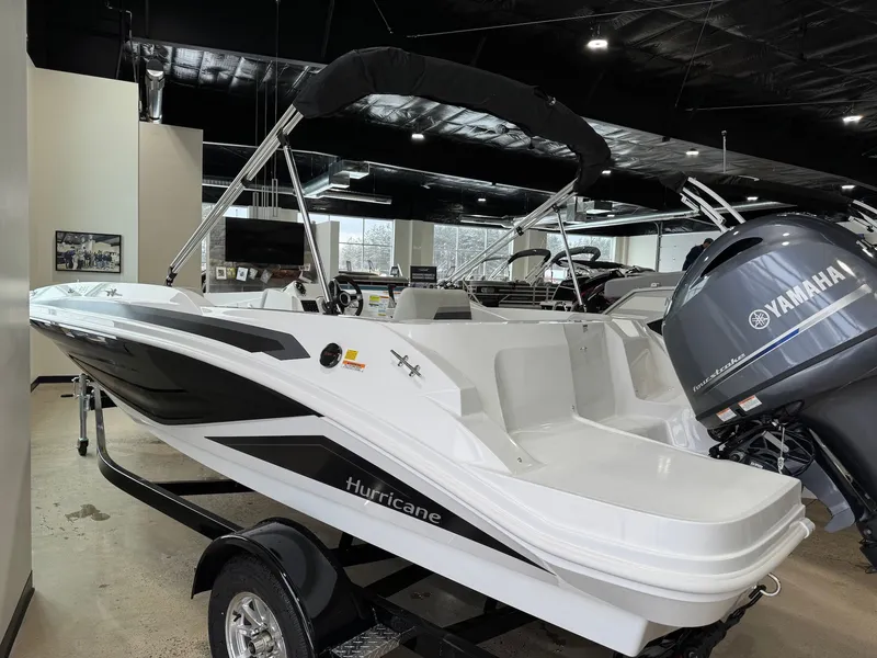 Slide: The Image of Hurricane SunDeck Sport 185 OB 2026 - 7