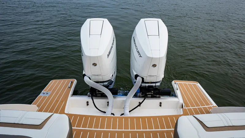 Slide: The Image of Tiara 34 LX 2025 - 24