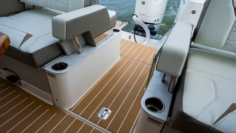 Slide: The Image of Tiara 34 LX 2025 - 35