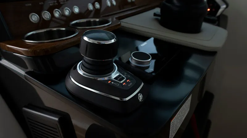 Slide: The Image of Tiara 34 LX 2025 - 38