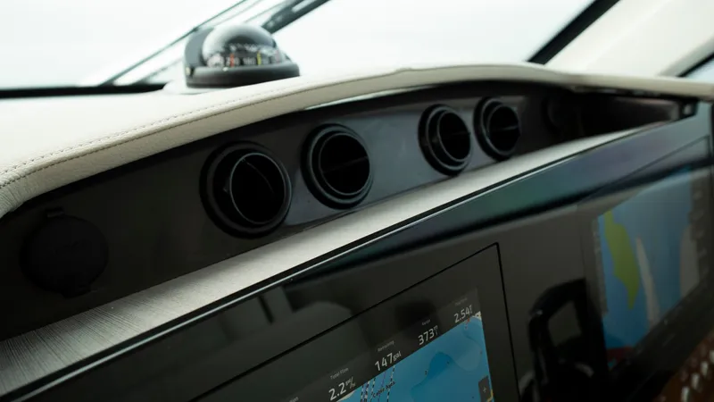 Slide: The Image of Tiara 34 LX 2025 - 42