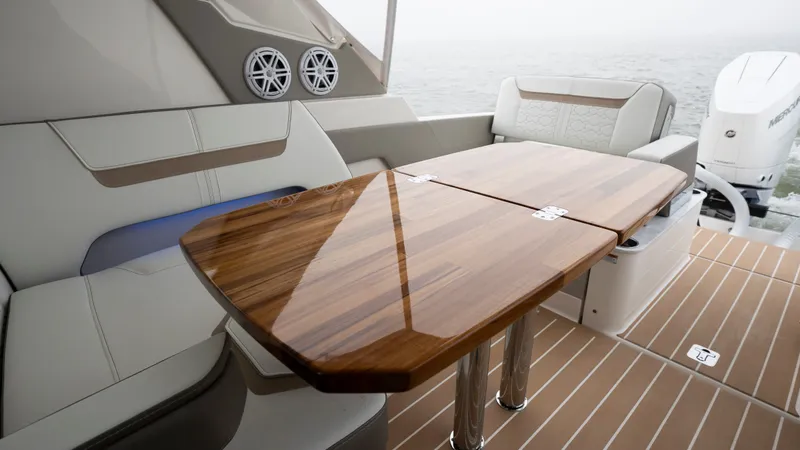 Slide: The Image of Tiara 34 LX 2025 - 46