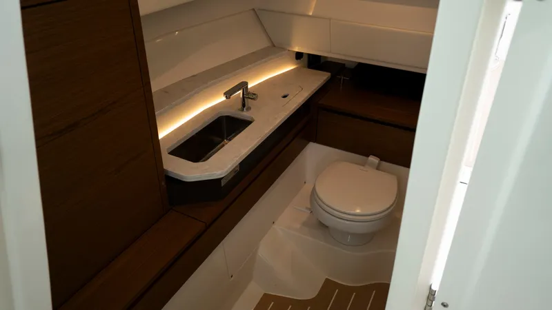 Slide: The Image of Tiara 34 LX 2025 - 48