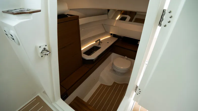 Slide: The Image of Tiara 34 LX 2025 - 49