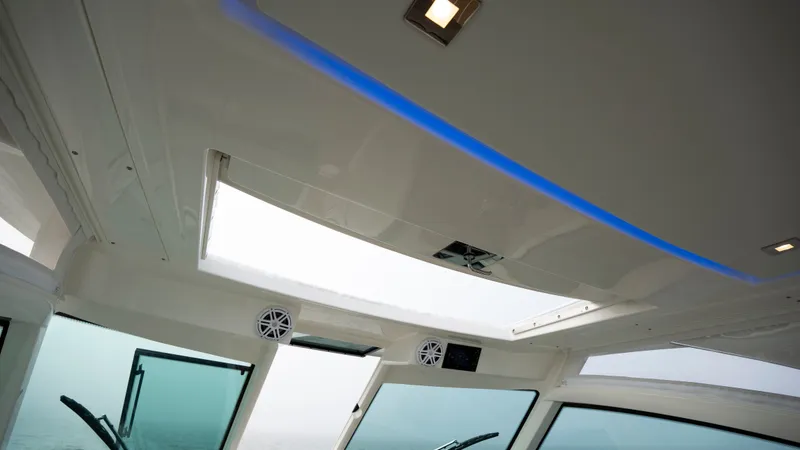 Slide: The Image of Tiara 34 LX 2025 - 54