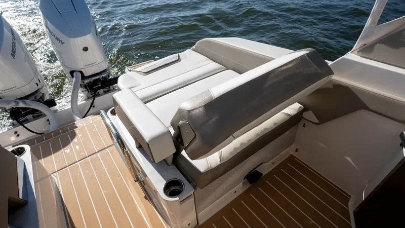 Slide: The Image of Tiara 34 LX 2025 - 73