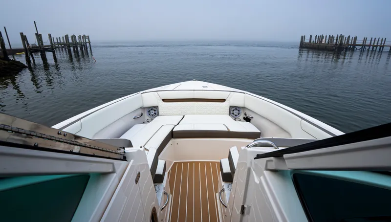 Slide: The Image of Tiara 34 LX 2025 - 74