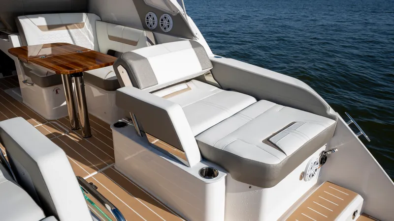 Slide: The Image of Tiara 34 LX 2025 - 76