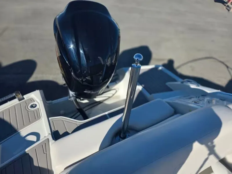 Slide: The Image of Crownline Boats E24XS 2018 - 8