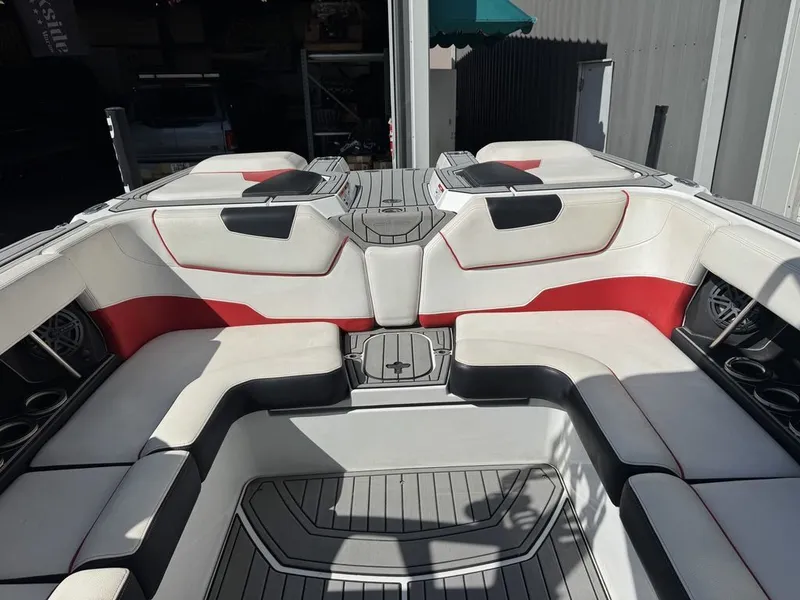 Slide: The Image of Nautique GS24 2018 - 10