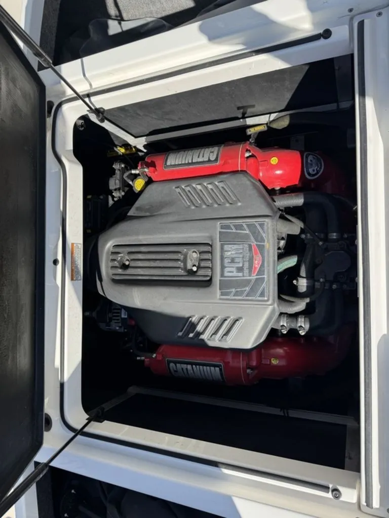 Slide: The Image of Nautique GS24 2018 - 14