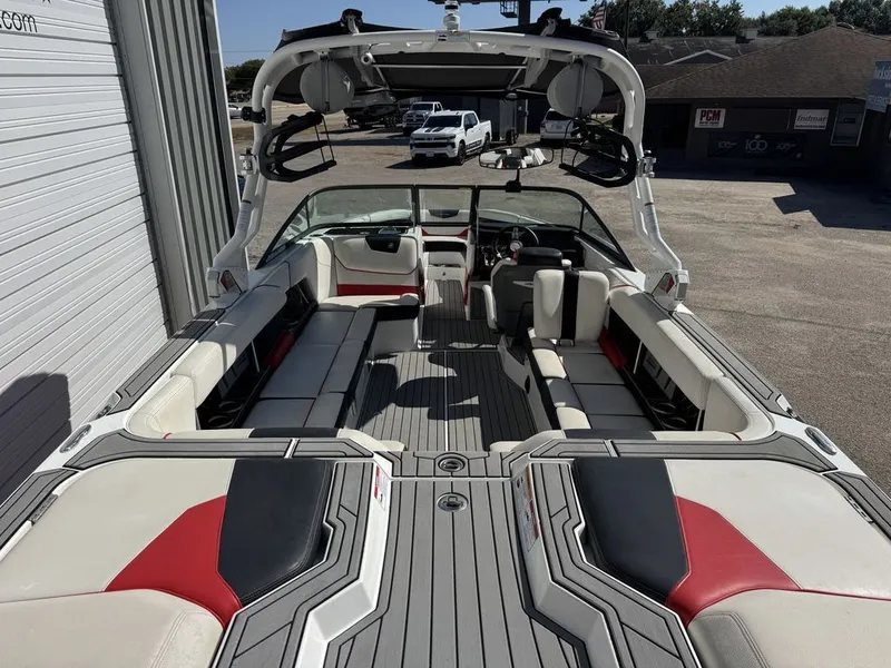 Slide: The Image of Nautique GS24 2018 - 3