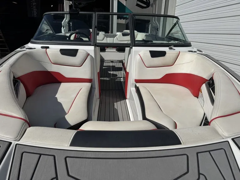 Slide: The Image of Nautique GS24 2018 - 4