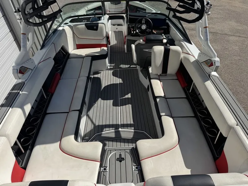 Slide: The Image of Nautique GS24 2018 - 5