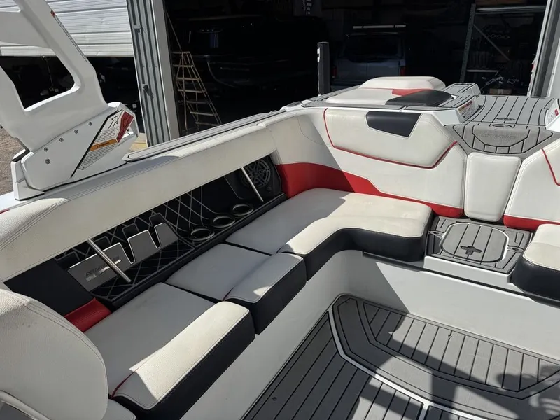 Slide: The Image of Nautique GS24 2018 - 9