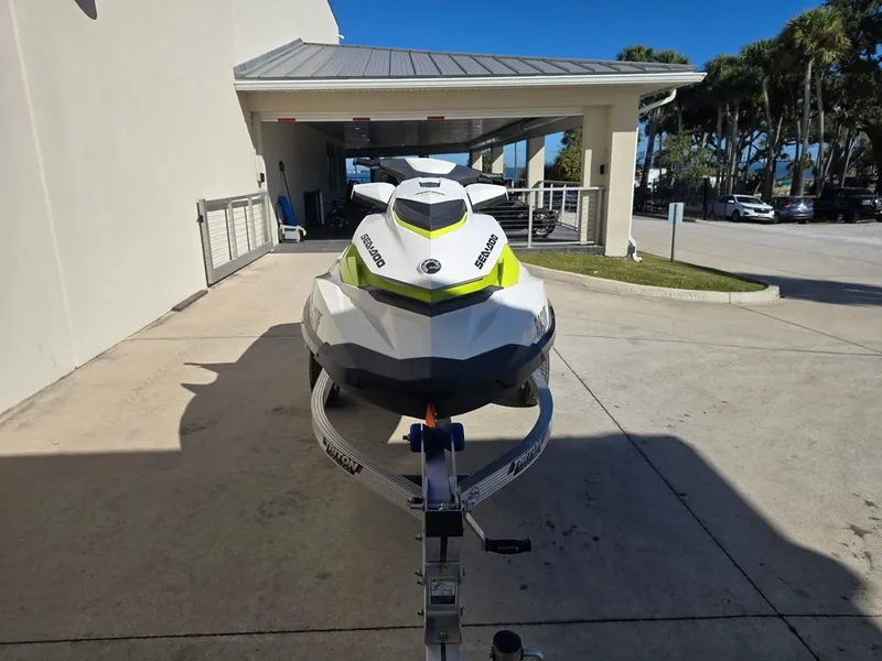 Slide: The Image of Sea-Doo GTI 2017 - 3