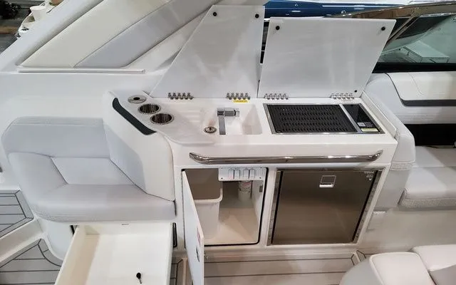 Slide: The Image of Formula 360 Crossover Bowrider 2026 - 12