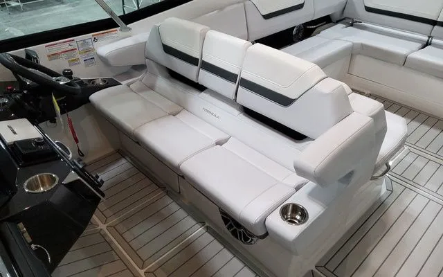 Slide: The Image of Formula 360 Crossover Bowrider 2026 - 15
