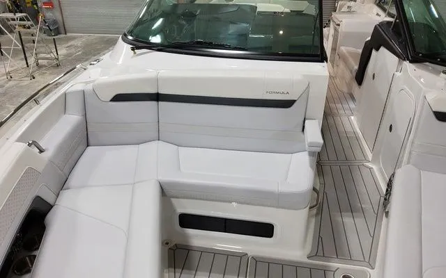 Slide: The Image of Formula 360 Crossover Bowrider 2026 - 19