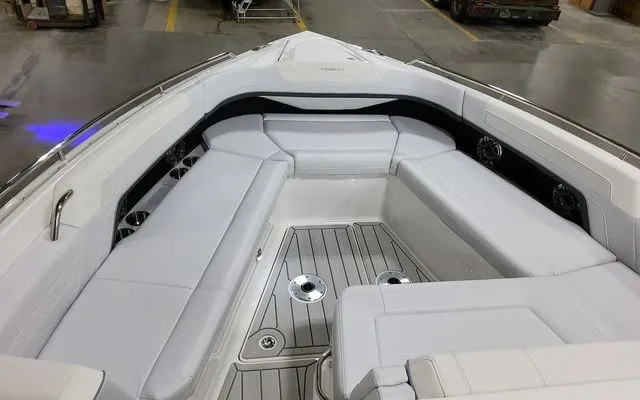 Slide: The Image of Formula 360 Crossover Bowrider 2026 - 22