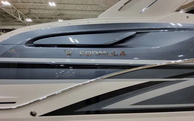 Slide: The Image of Formula 360 Crossover Bowrider 2026 - 3