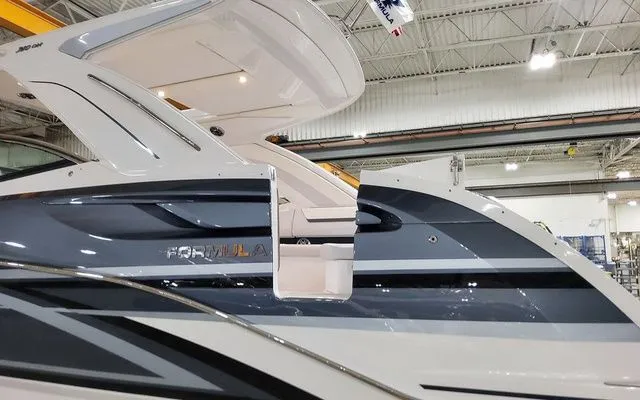 Slide: The Image of Formula 360 Crossover Bowrider 2026 - 4