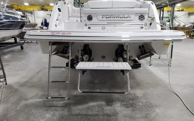 Slide: The Image of Formula 360 Crossover Bowrider 2026 - 6