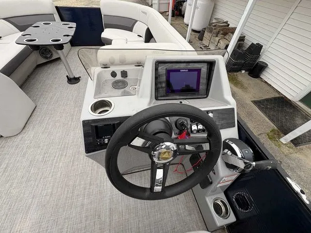 Slide: The Image of Harris Cruiser 230 SLDH 2022 - 11