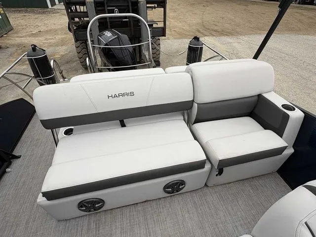 Slide: The Image of Harris Cruiser 230 SLDH 2022 - 13